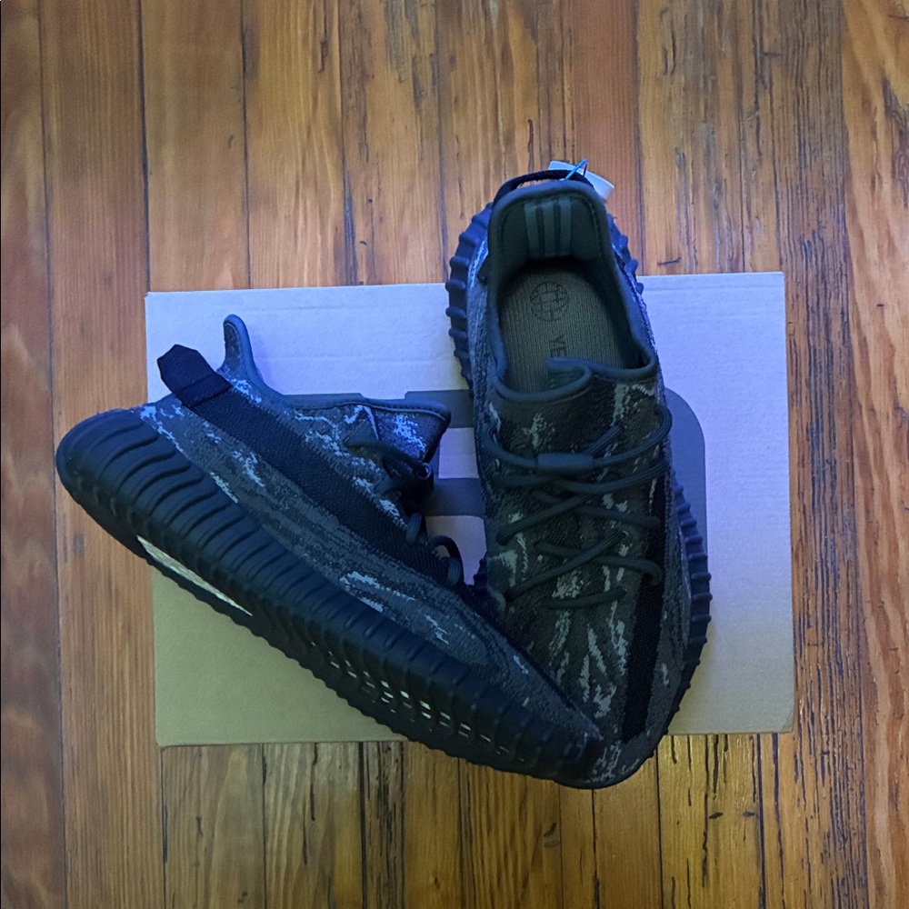 Adidas Yeezy Boost 350 V2 Dark Salt